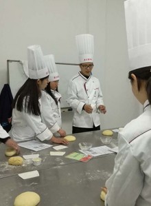 7西點烘焙（西式面點師培訓）學員展示課堂